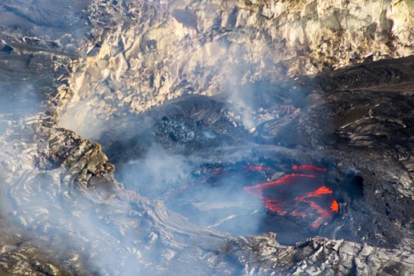 See Molten Lava on the Big Island - Puʻu ʻŌʻō Lava Lake