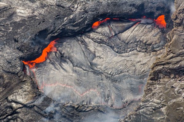 See Molten Lava on the Big Island - Puʻu ʻŌʻō Lava Lake