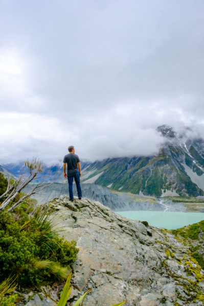 Mt Cook Walks - Seally Tarns Boulder